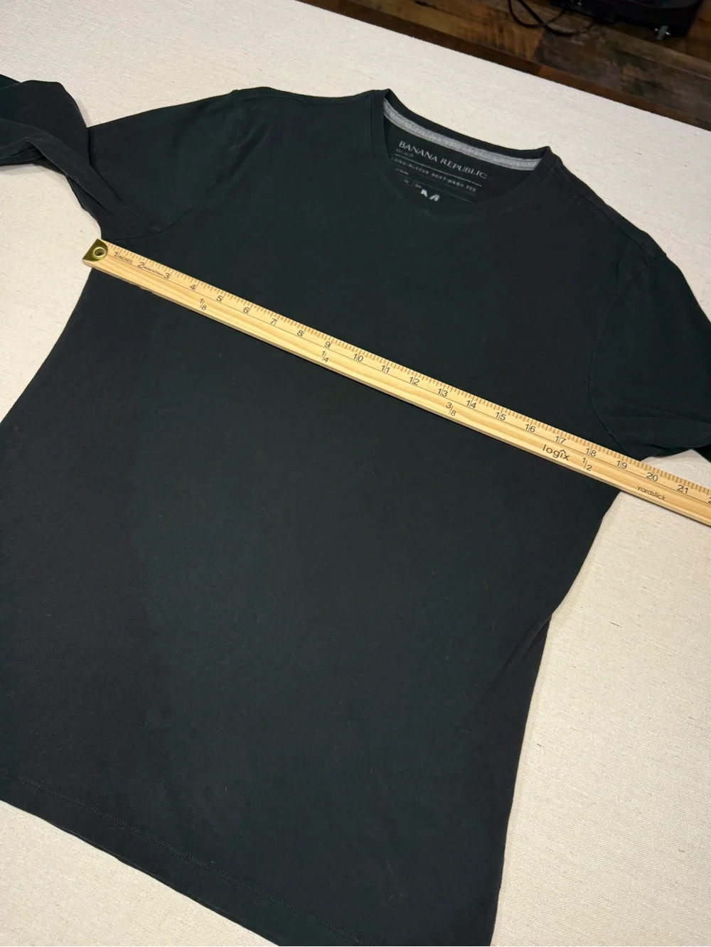 Banana Republic Men’s Black Long-Sleeve Soft-Wash Crew Tee - Size Medium